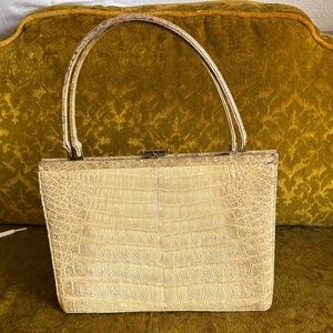 Chic Tan Crocodile Pattern Shoulder Bag